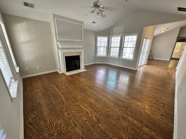 Building Photo - 1409 Cottage Dr NW