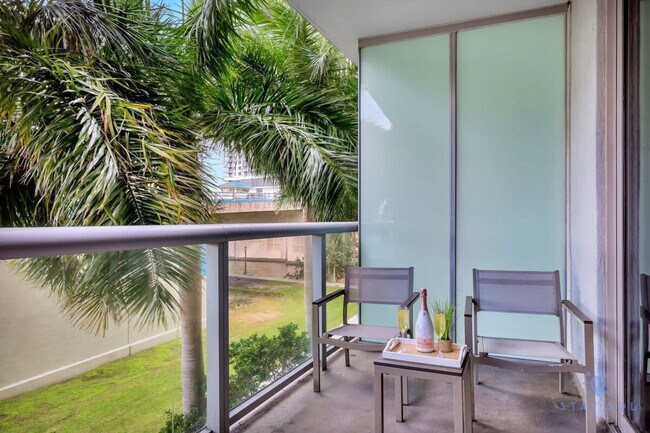 Foto del edificio - 2602 E Hallandale Beach Blvd