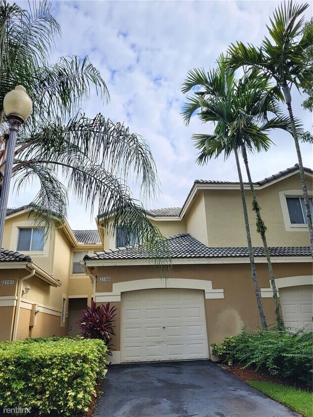 2155 Hacienda Terrace, Weston, FL 33327 Townhome Rentals in Weston FL