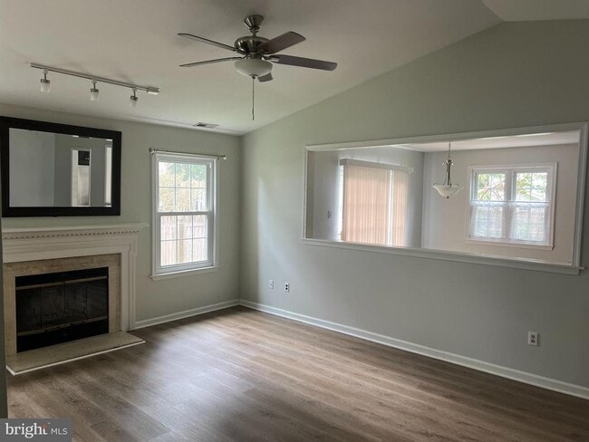 Building Photo - 110 Stoneham Dr