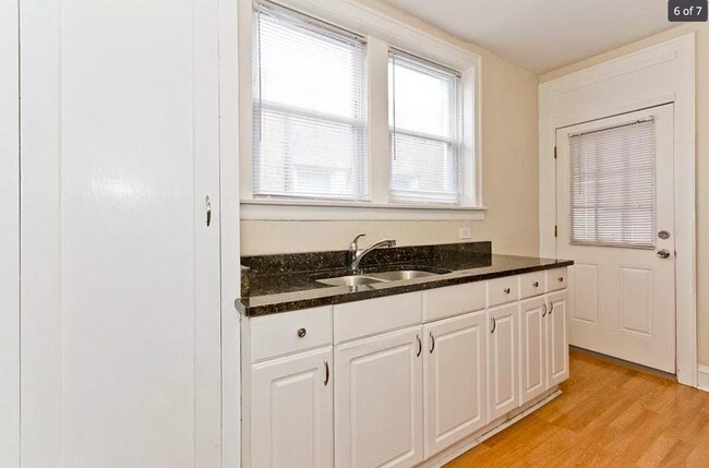 Foto del edificio - 2757 W Arthur Ave