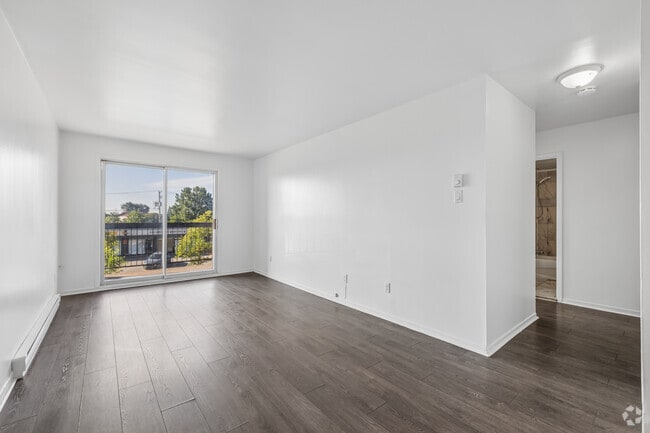 Interior Photo - 5025 Samson