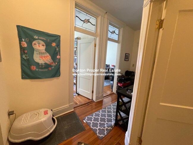 Building Photo - 100 Queensberry St