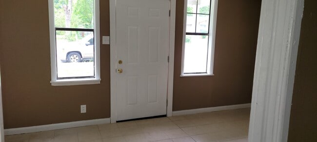 Living Space - 3307 Boone St