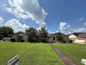 Building Photo - 2301 Anderson Dr SW