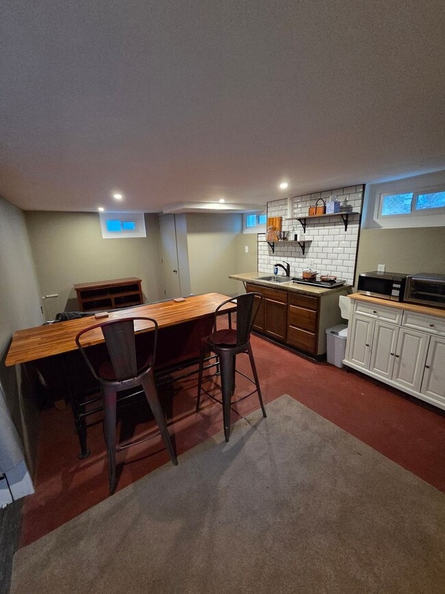 Building Photo - 329 Methow St