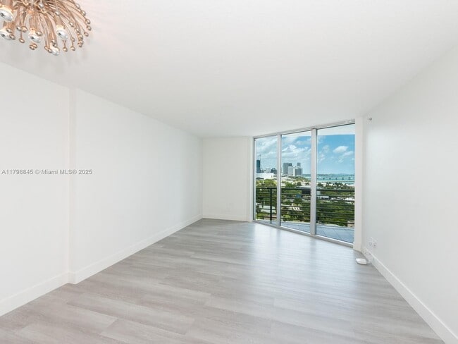 Building Photo - 325 S Biscayne Blvd