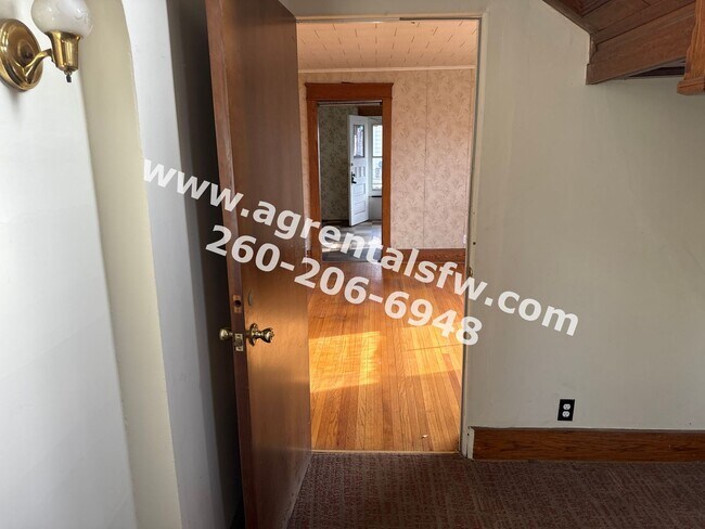 Foto del edificio - 1002 Columbia Ave