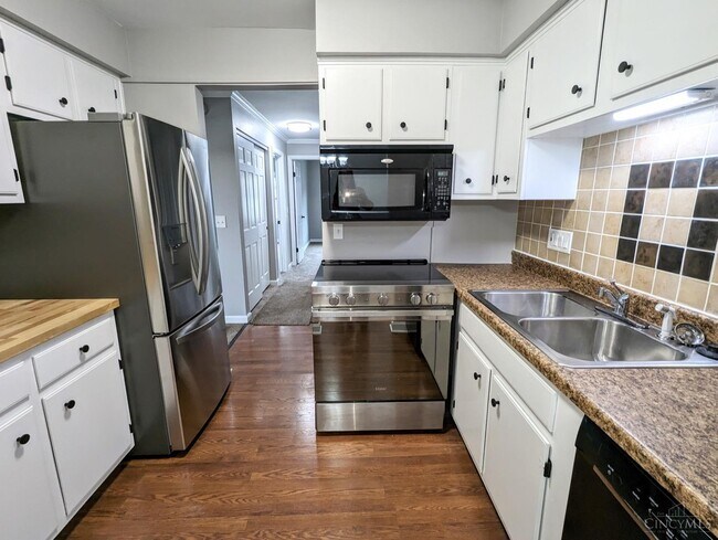 Foto del edificio - 9760 Bunker Hill Ln