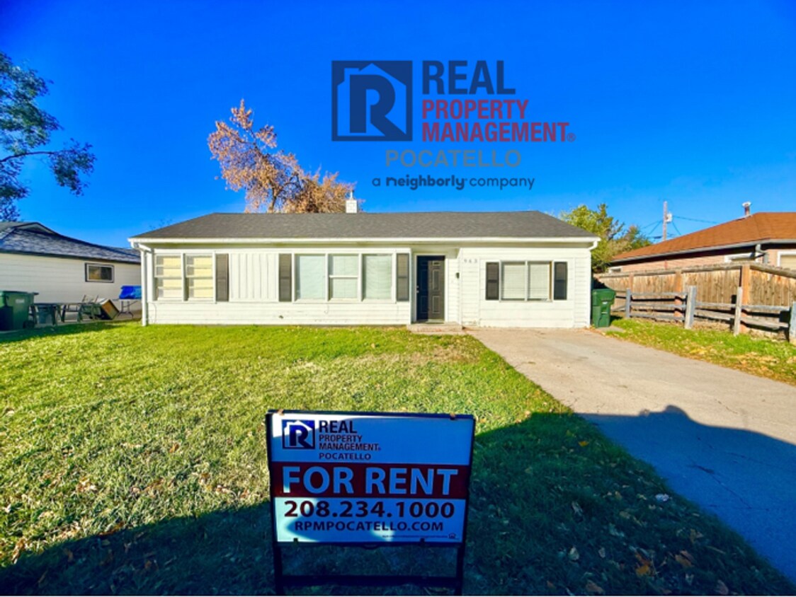 Foto principal - 5 bed 1.5 bath house - Pet Friendly