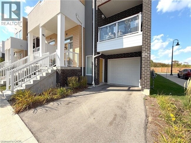 Photo du bâtiment - 19 Visionary Ave