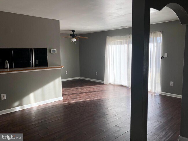 Foto del edificio - 1260 Sugarwood Cir