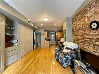 Foto del edificio - 158 Cottage St