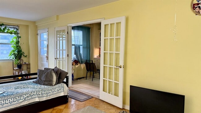 Photo - 225 St Pauls Ave House