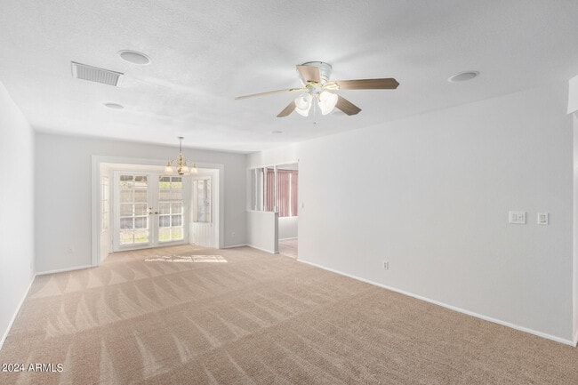 Building Photo - 1835 E Yale Dr