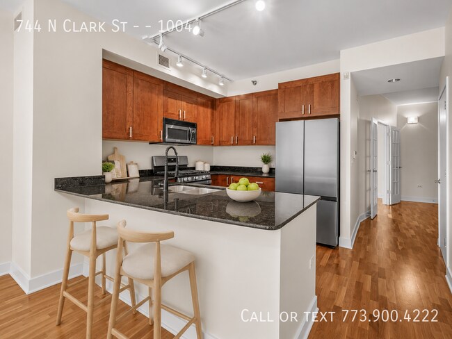 Foto del edificio - 744 N Clark St