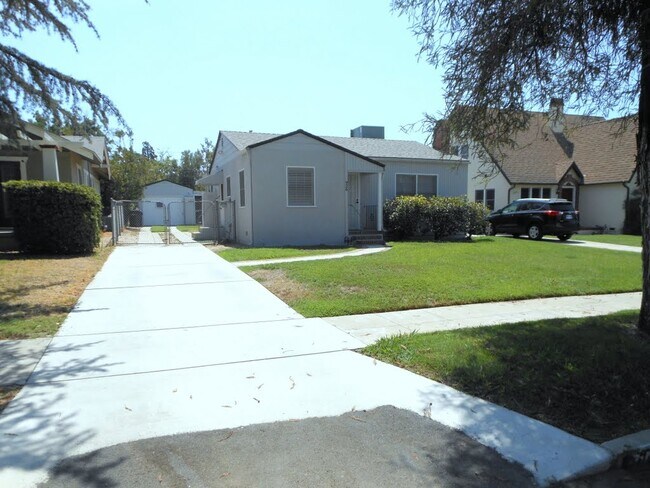 Foto del edificio - 926 Campus Ave