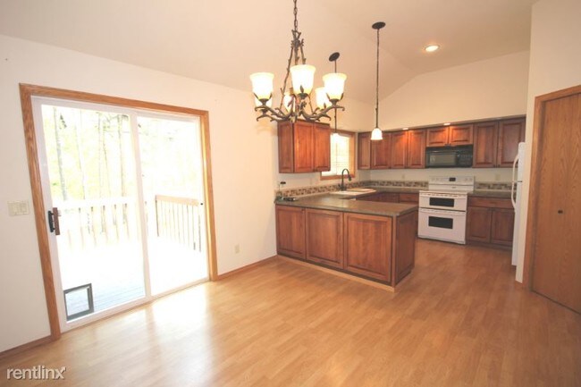 Foto del edificio - 3 br, 2 bath House - 1984 Ridge Crest
