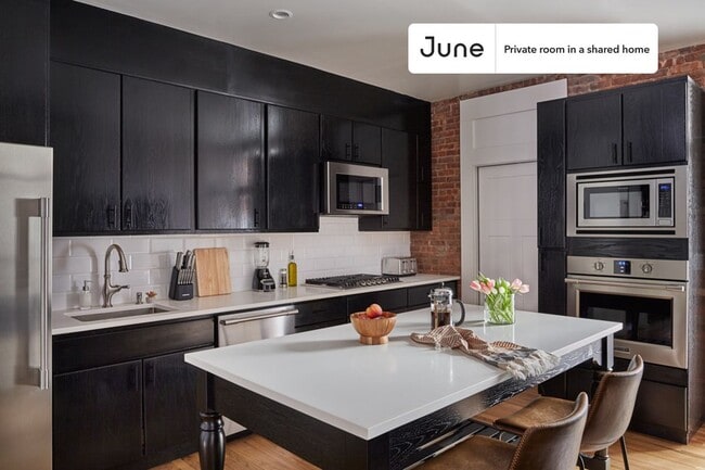 Building Photo - Room in Shared 11.0 bed/7 bath home