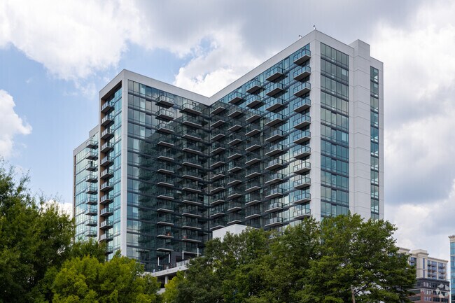 Building Photo - Grand 340