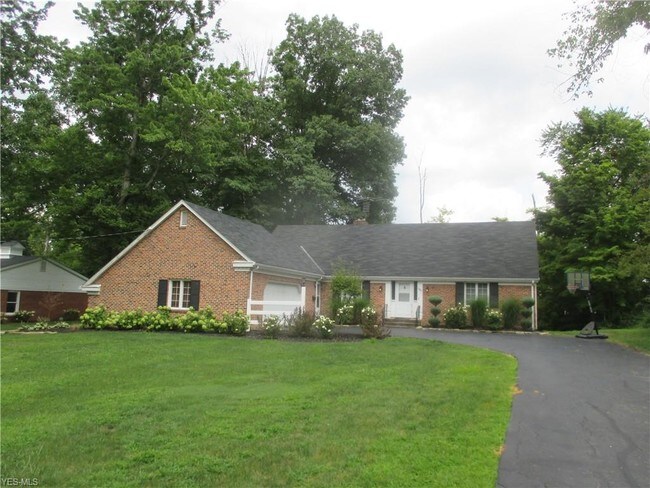 Foto del edificio - 685 Blueberry Hill Dr