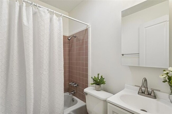 Building Photo - 278 Oriole Dr