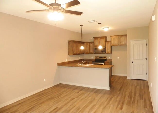 Building Photo - 101 Capps St