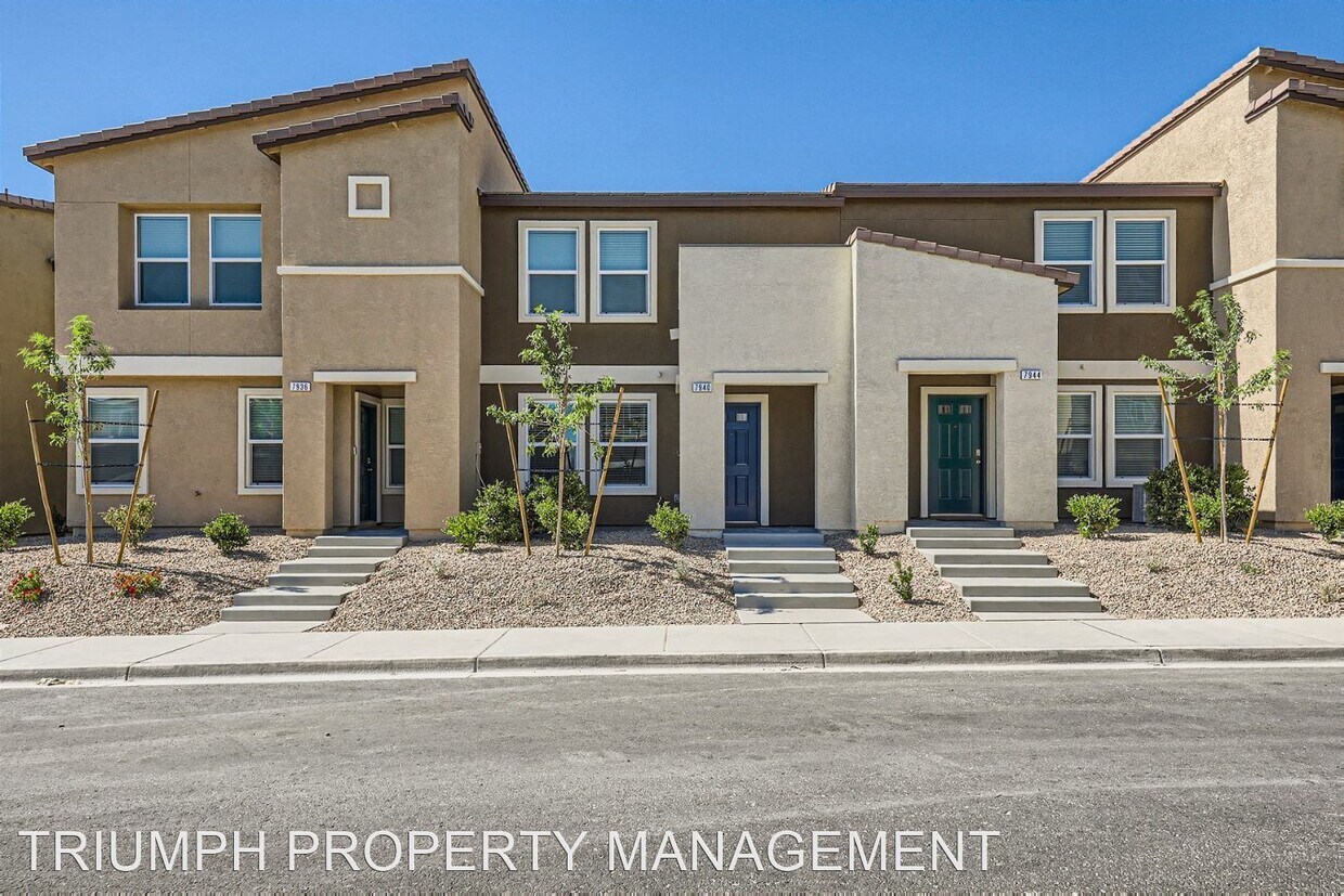 Foto principal - 3 br, 2.5 bath House - 7940 Fields Forever...