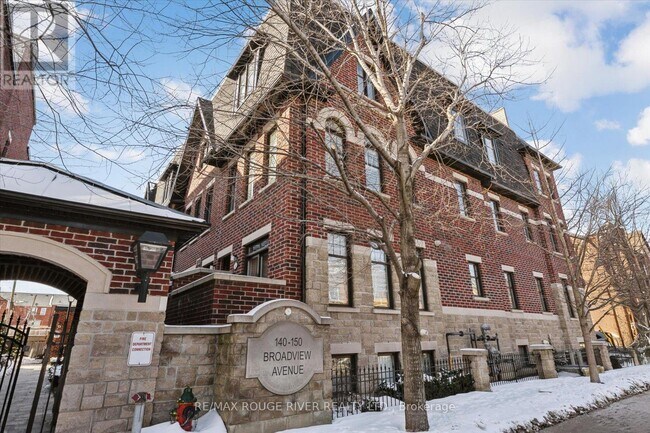 Photo du bâtiment - 150 Broadview Ave