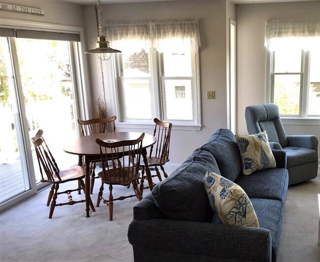 Foto del edificio - 45 Woodbury Ln