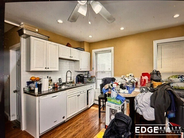 Building Photo - 12-14 Richardson Unit 2