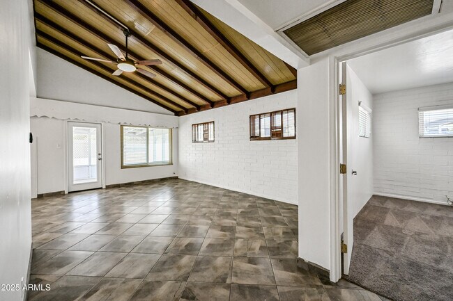 Building Photo - 1212 West Campbell Ave