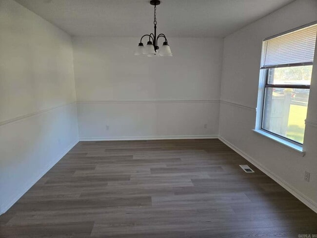 Foto del edificio - 3 Forest Maple Ct