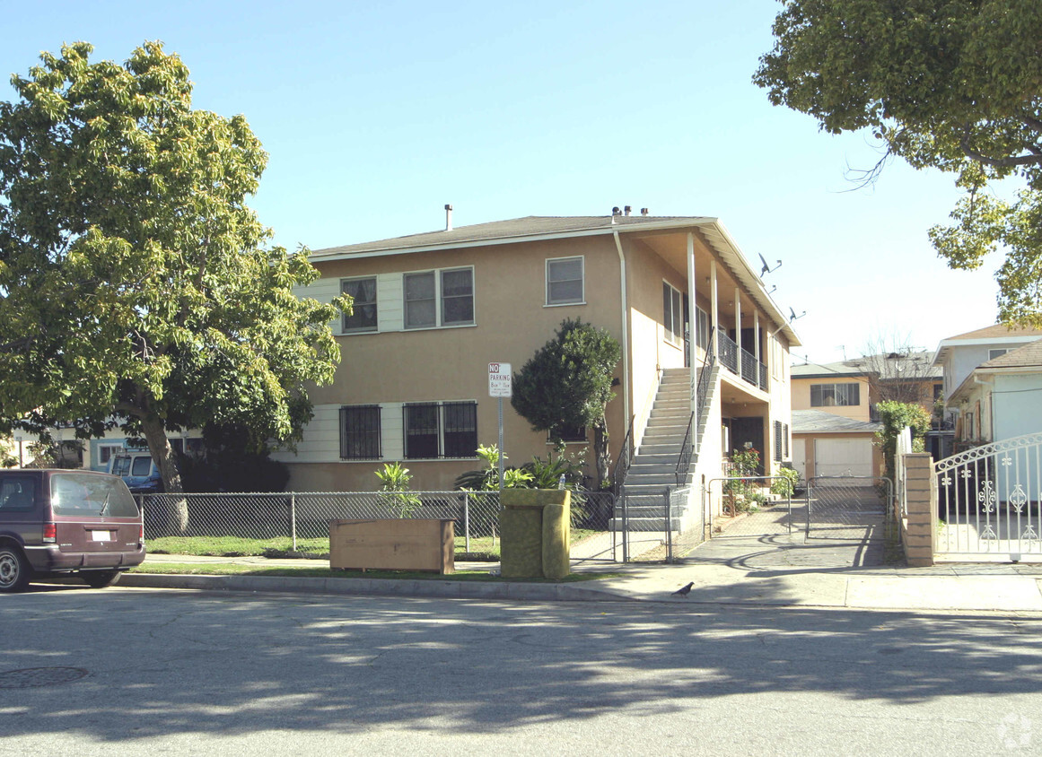 Foto principal - 4533 Pickford St