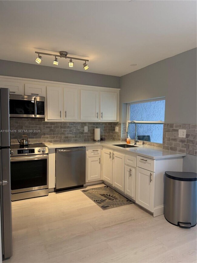 Foto del edificio - 5270 NE 6th Ave