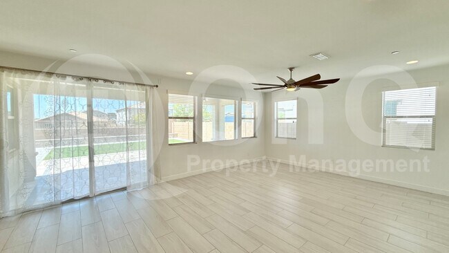 Foto del edificio - 26782 N 70th Ave