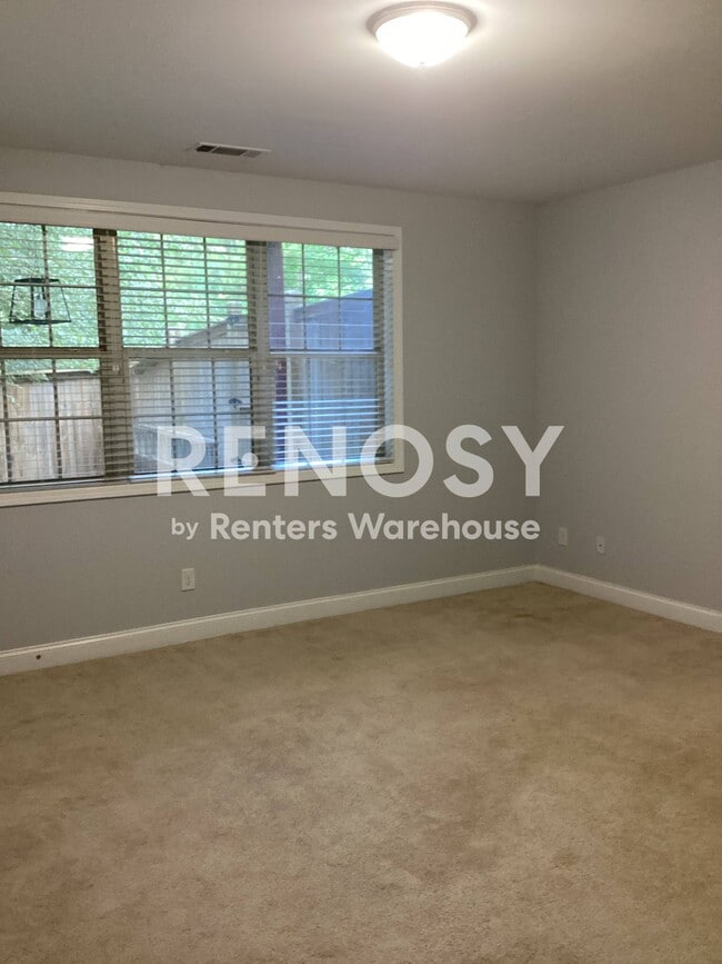 Building Photo - 2422 Tenor Ln