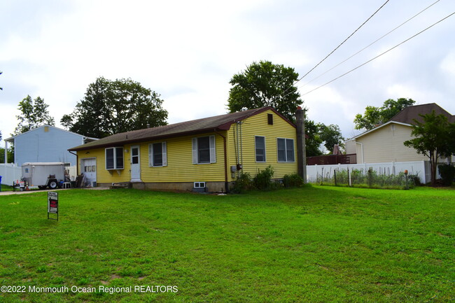 Building Photo - 1401 Utah Dr