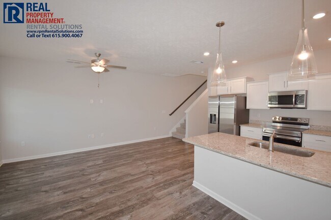 Foto del edificio - Gorgeous 3 bedroom Townhome! Neighborhood pool & attached garage!