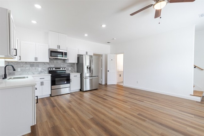 Foto del edificio - 8210 Sparta St