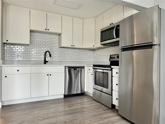 Building Photo - Charming Condo located in Auburn