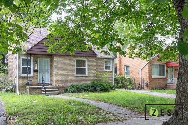 Building Photo - 3-bedroom, 1-bathroom bungalow home