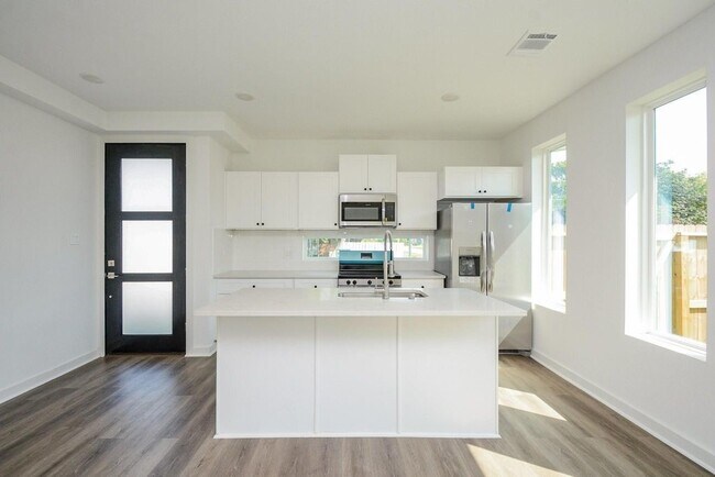 Foto del edificio - 4358 Clover St