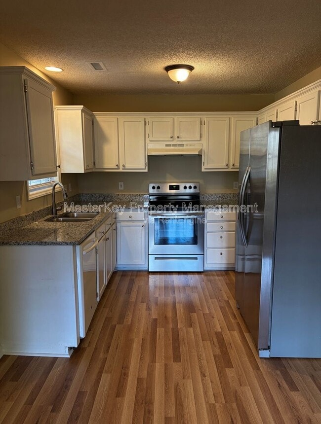 Building Photo - 1401 Ravensthorpe Dr