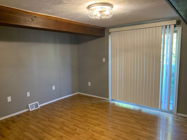 Foto del edificio - 2630 Edwards Wy