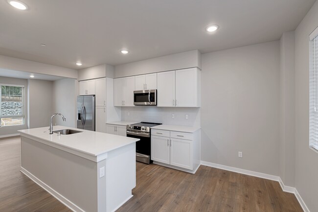 Foto del edificio - Modern 2-Bedroom Townhome in Kenmore Balbi...