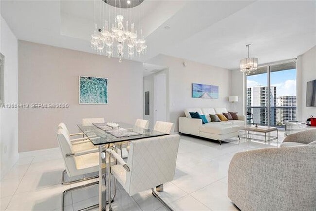 Foto del edificio - 15811 Collins Ave