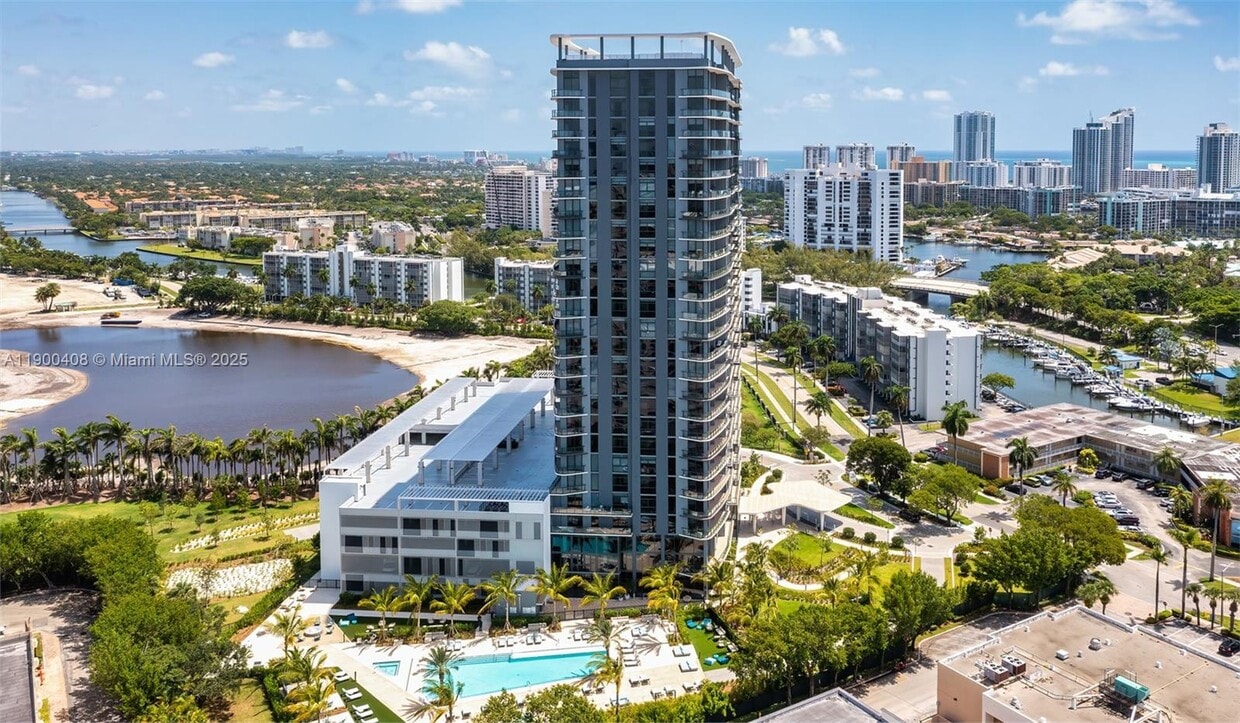 Foto principal - 101 Diplomat Pkwy
