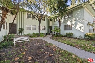 Building Photo - 5825 Bowcroft St