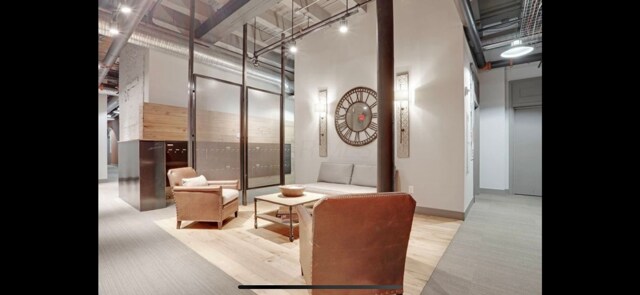 Foto del edificio - 570 S Front St
